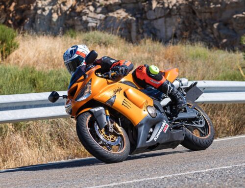 És legal portar una càmera a la moto?
